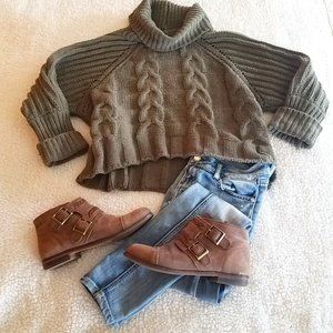 Moon & Madison Cozy Oversized Olive Green XS